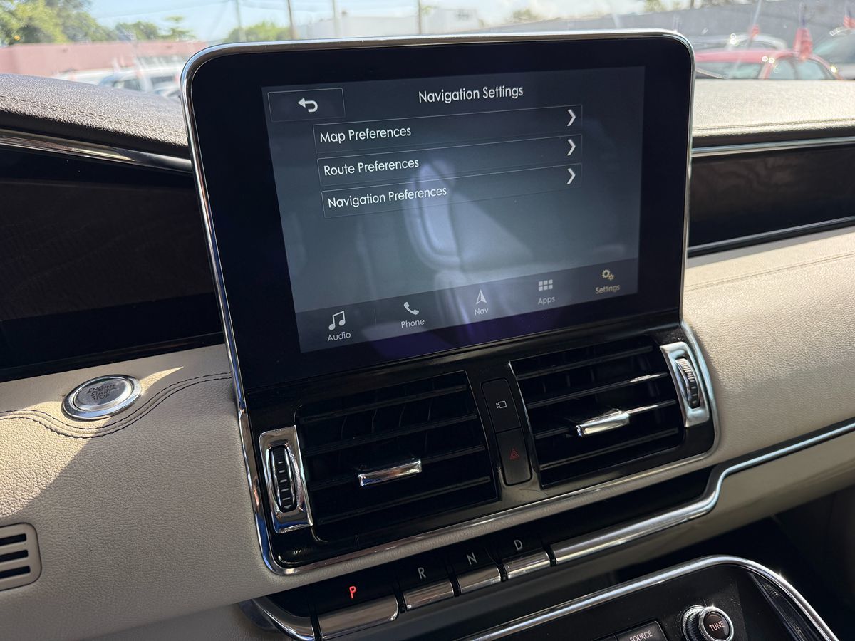 2018 Lincoln Navigator Select photo 22
