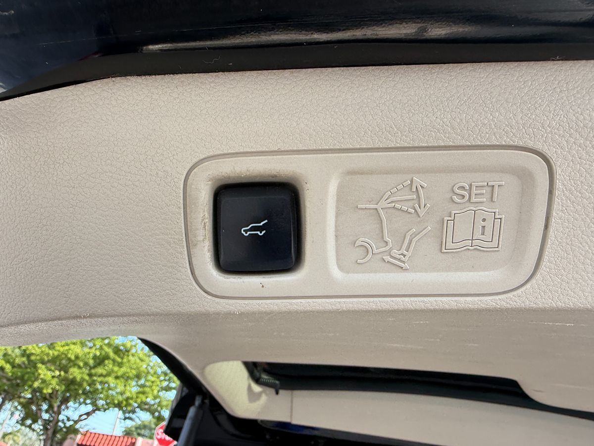 2018 Lincoln Navigator Select photo 32