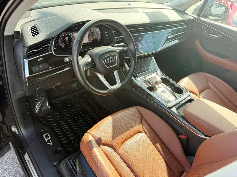 2021 Audi Q7 Premium Plus photo 11