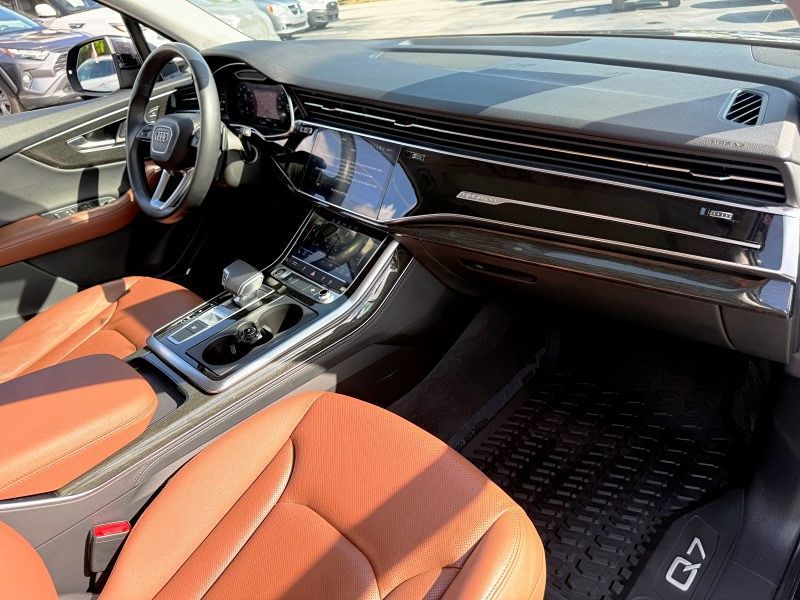 2021 Audi Q7 Premium Plus photo 17