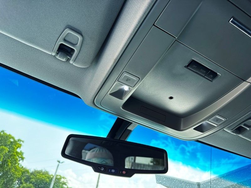 2017 Chevrolet Silverado 3500HD LT photo 21