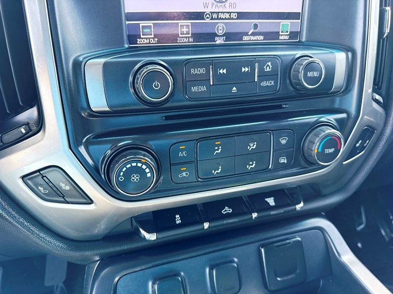 2017 Chevrolet Silverado 3500HD LT photo 26
