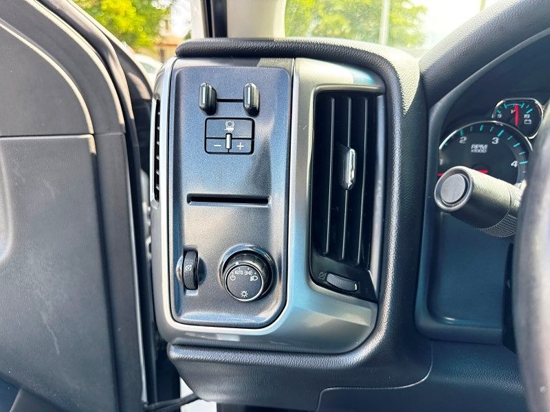 2017 Chevrolet Silverado 3500HD LT photo 30