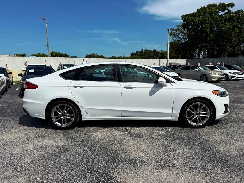 2020 Ford Fusion SEL photo 4