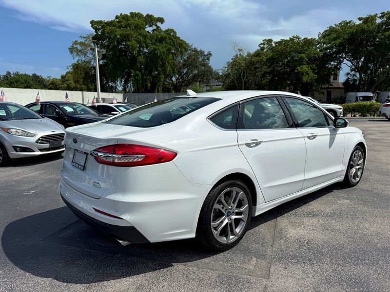 2020 Ford Fusion SEL photo 5