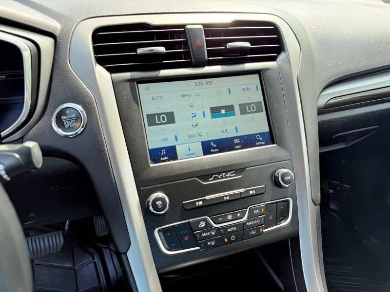 2020 Ford Fusion SEL photo 22