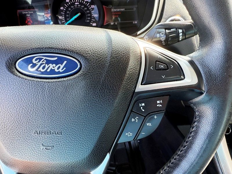 2020 Ford Fusion SEL photo 29