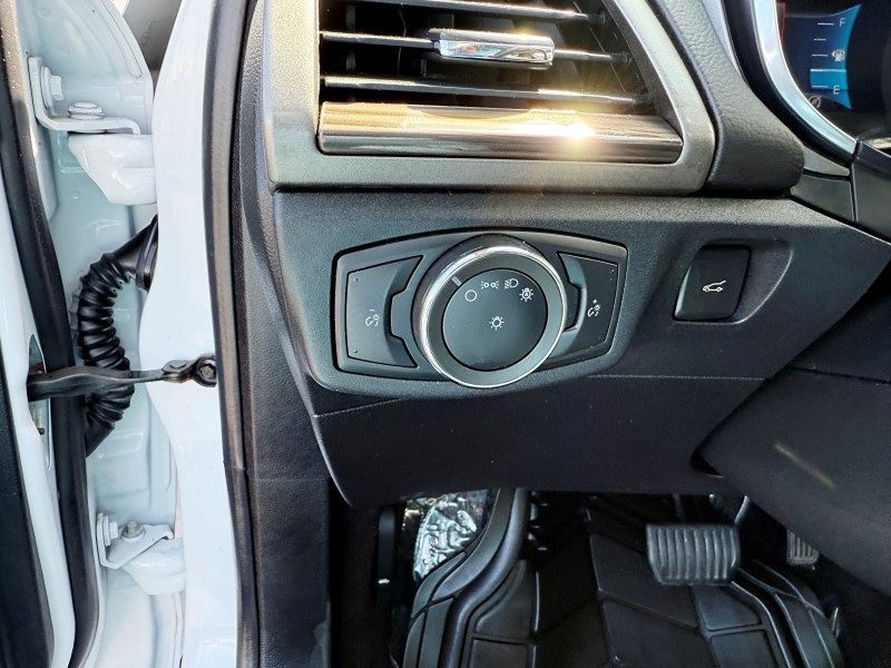 2020 Ford Fusion SEL photo 31