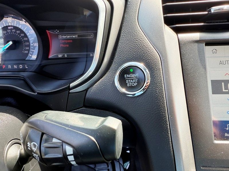 2020 Ford Fusion SEL photo 30