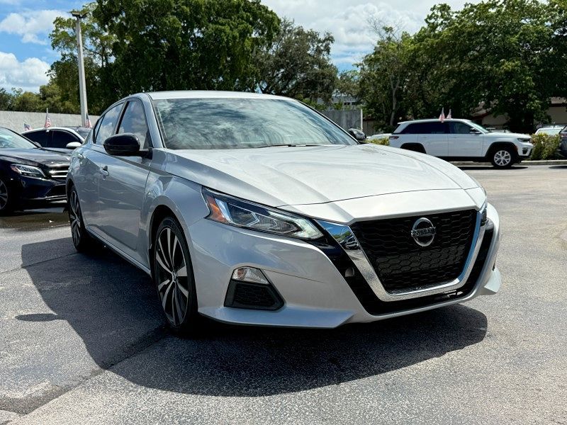 2021 Nissan Altima 2.5 SR photo 3