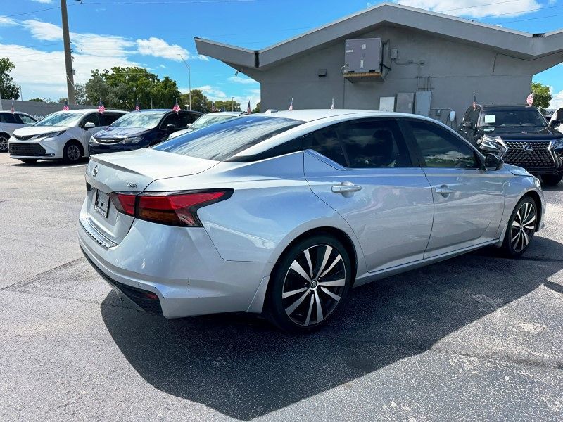 2021 Nissan Altima 2.5 SR photo 5