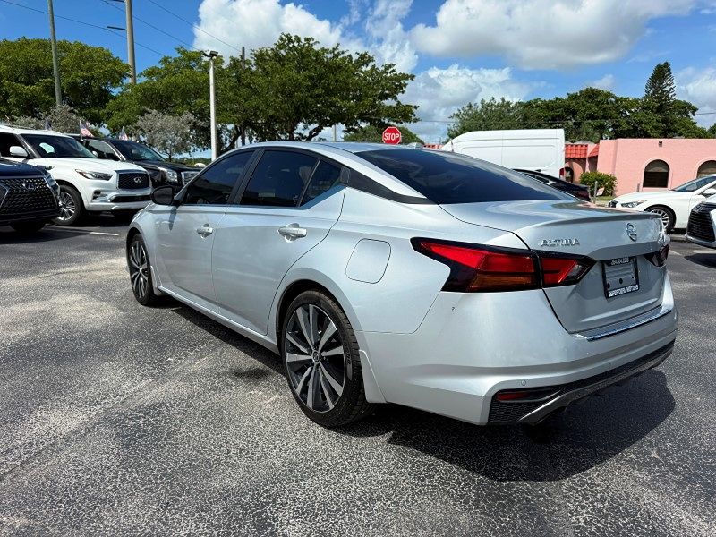 2021 Nissan Altima 2.5 SR photo 7