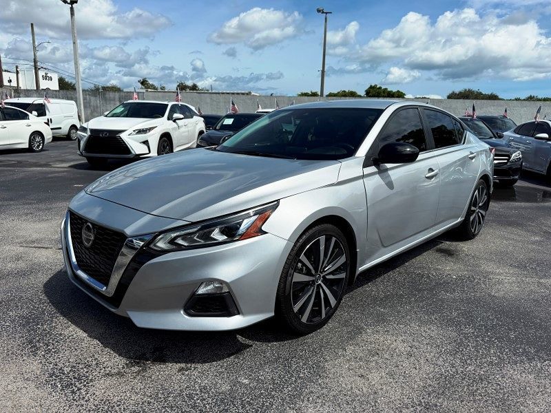 2021 Nissan Altima 2.5 SR photo 9