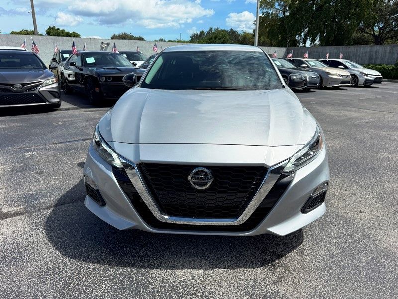 2021 Nissan Altima 2.5 SR photo 10
