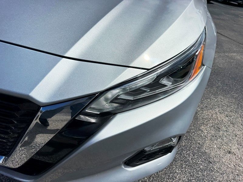 2021 Nissan Altima 2.5 SR photo 11