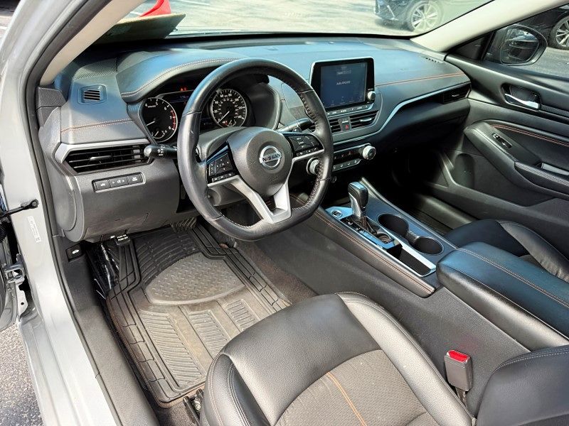 2021 Nissan Altima 2.5 SR photo 12