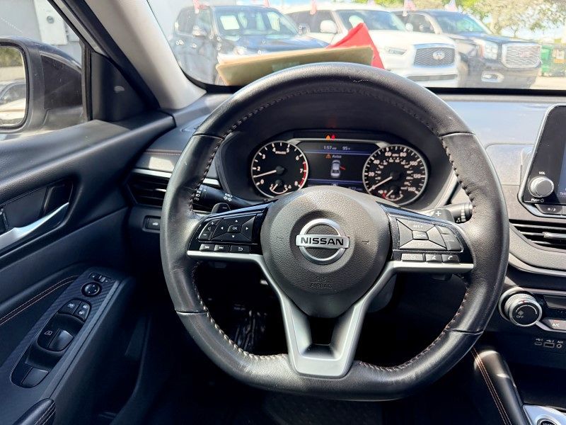 2021 Nissan Altima 2.5 SR photo 19