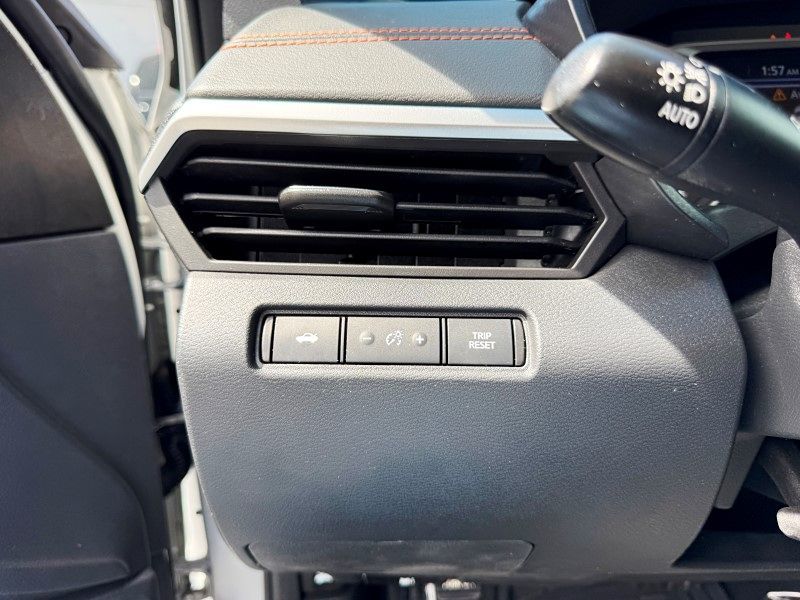 2021 Nissan Altima 2.5 SR photo 28