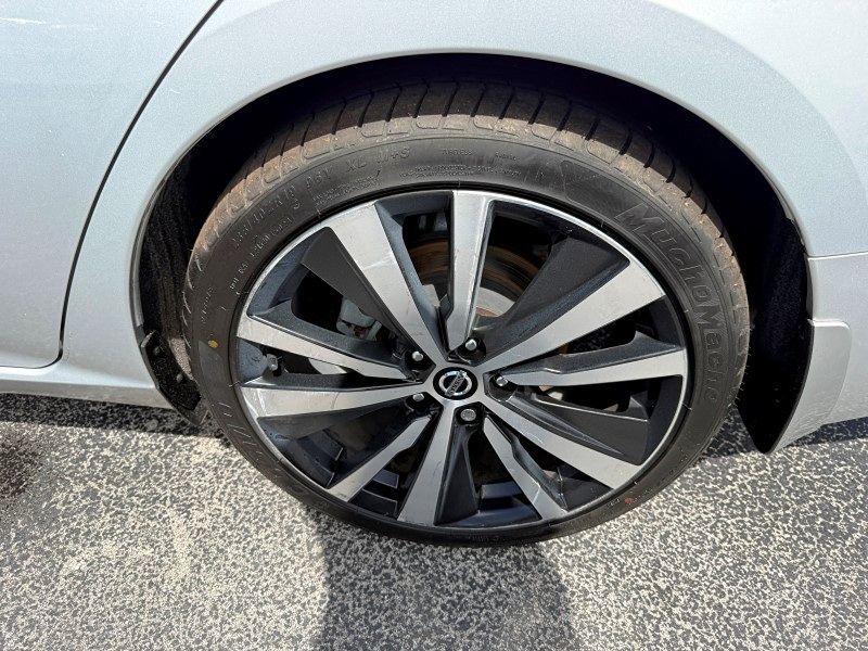 2021 Nissan Altima 2.5 SR photo 32