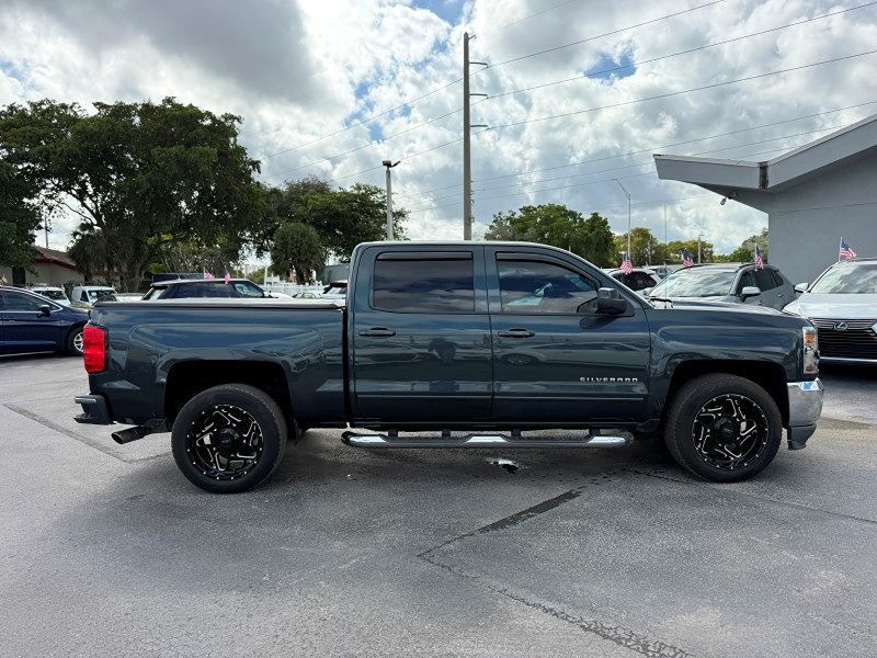 2018 Chevrolet Silverado 1500 LT photo 4