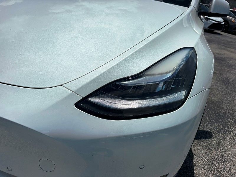 2021 Tesla Model Y Long Range - Photo 11