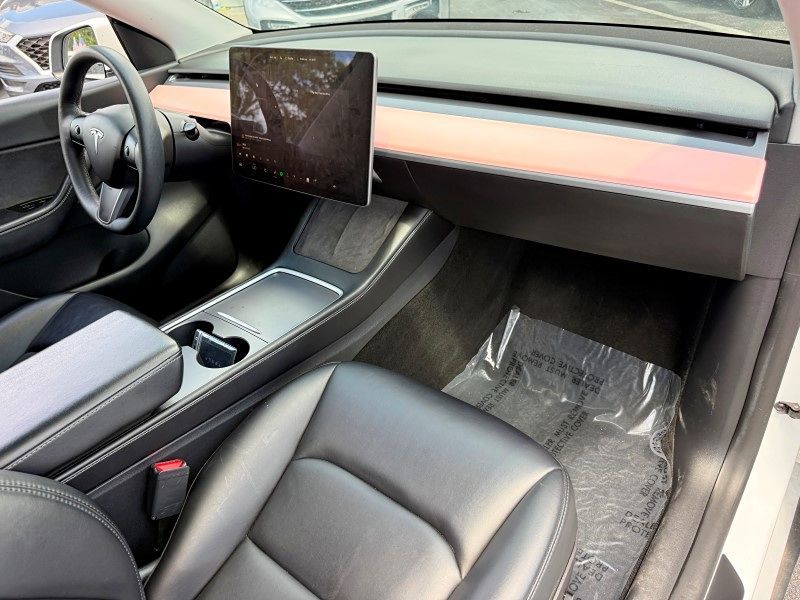 2021 Tesla Model Y Long Range - Photo 17