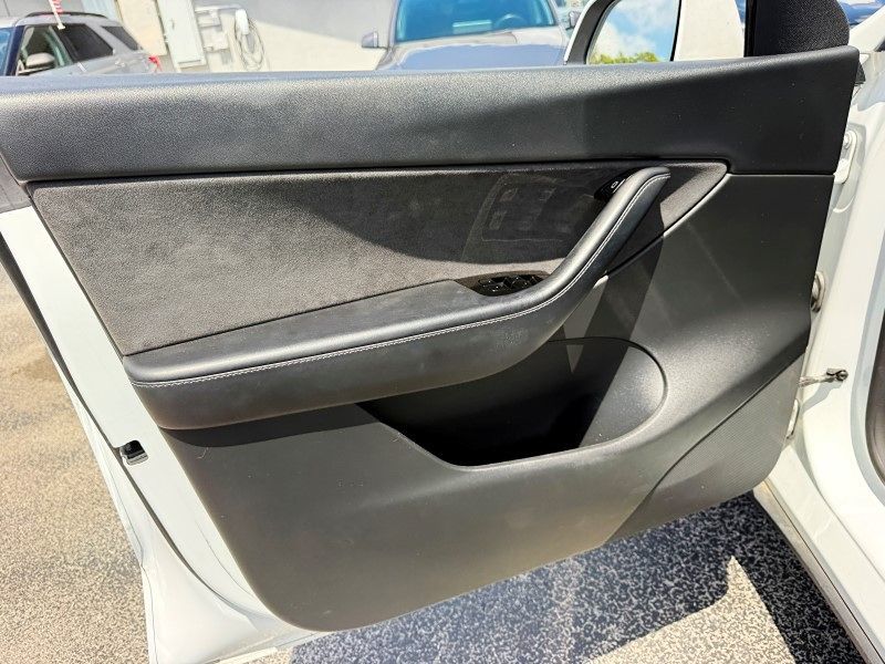 2021 Tesla Model Y Long Range - Photo 35