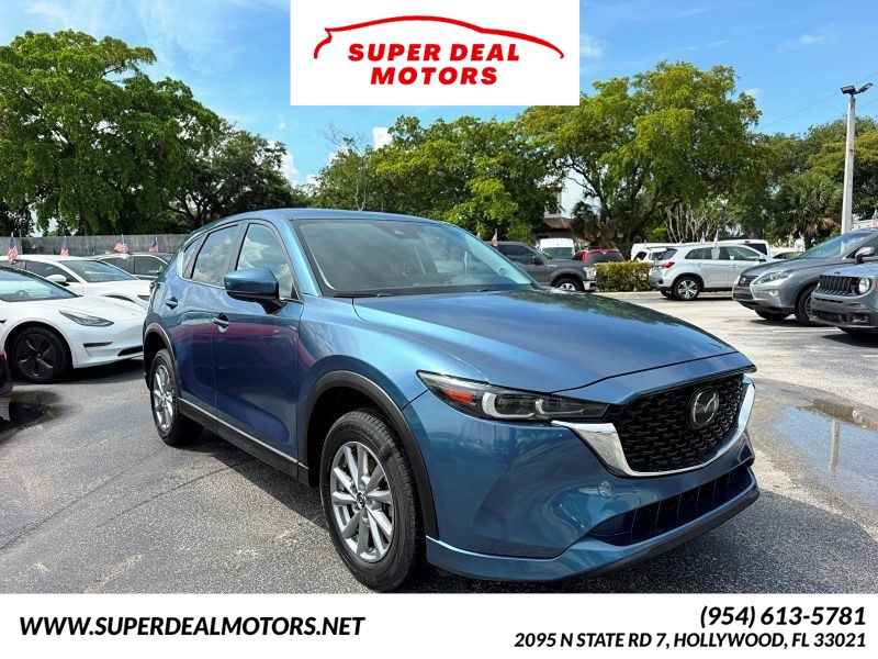 2023 Mazda CX-5 S Preferred package Auto AWD's photo