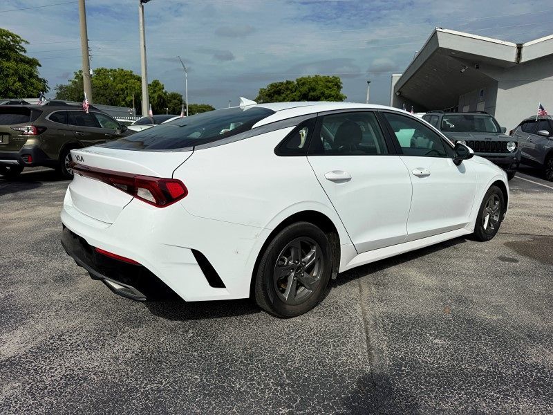 2023 Kia K5 - $10,988
