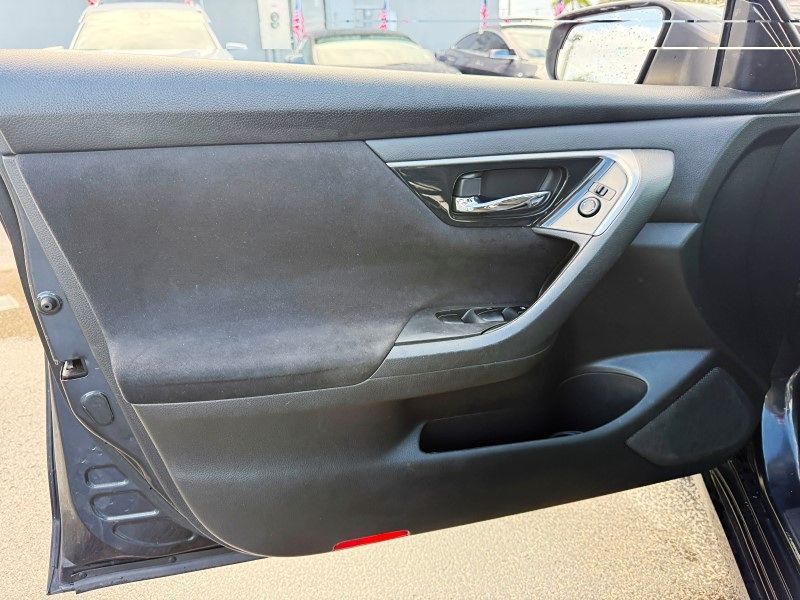2014 Nissan Altima - $4,788