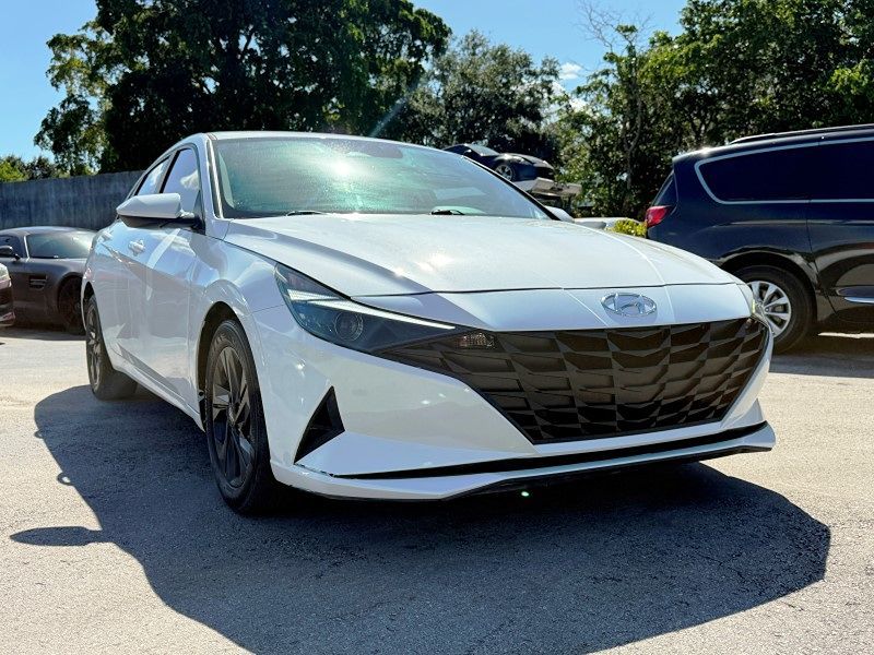 2022 Hyundai Elantra - $14,894