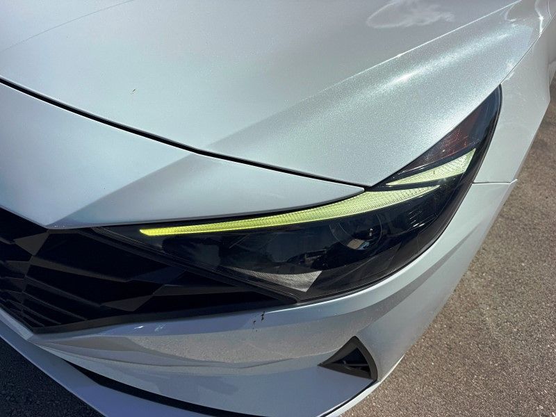 2022 Hyundai Elantra - $14,894