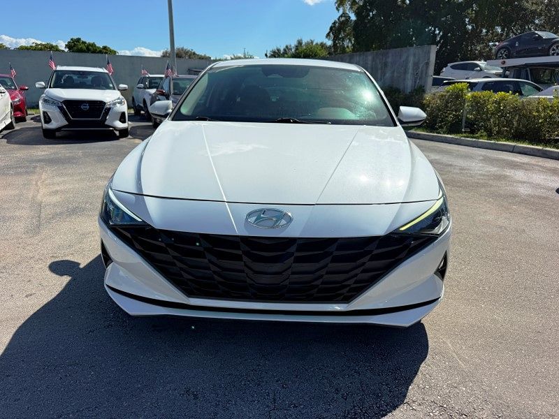 2022 Hyundai Elantra - $14,894