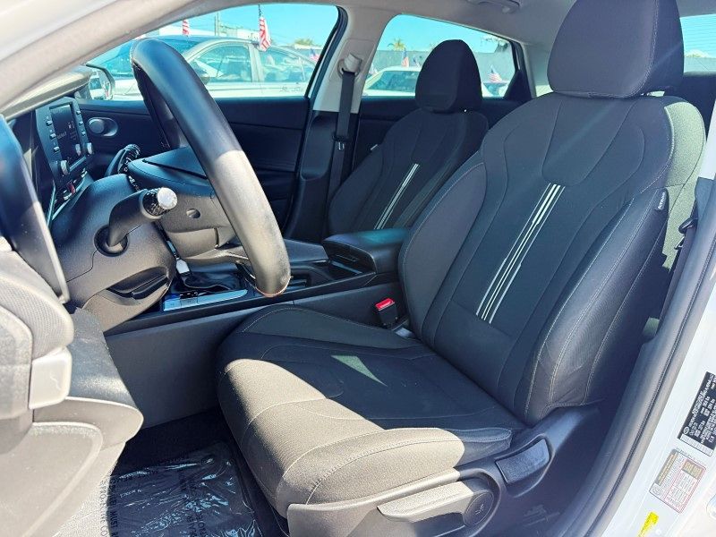 2022 Hyundai Elantra - $14,894