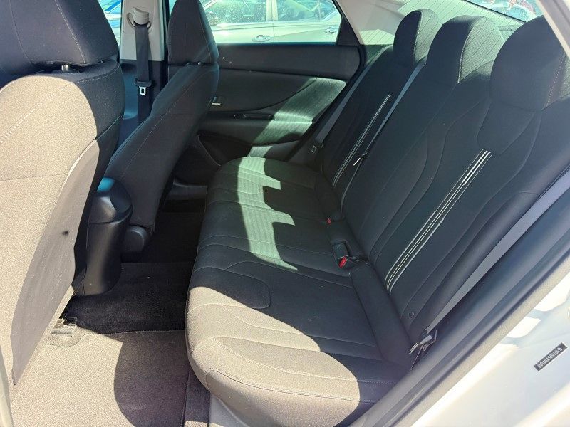 2022 Hyundai Elantra - $14,894