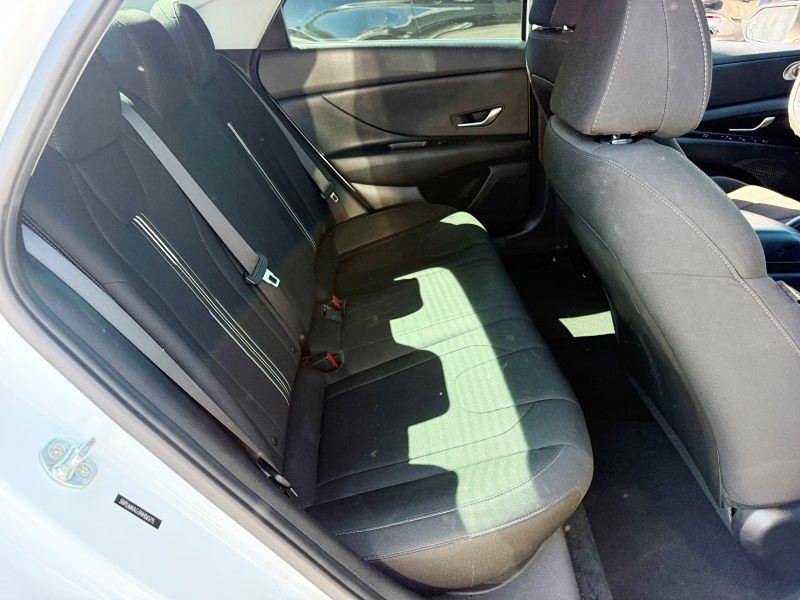 2022 Hyundai Elantra - $14,894