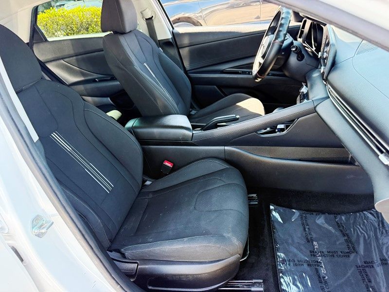 2022 Hyundai Elantra - $14,894