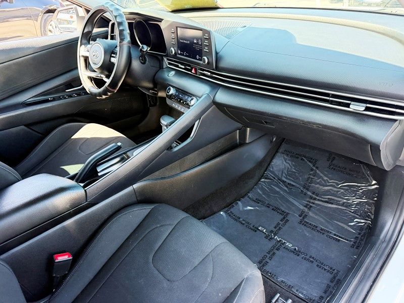 2022 Hyundai Elantra - $14,894