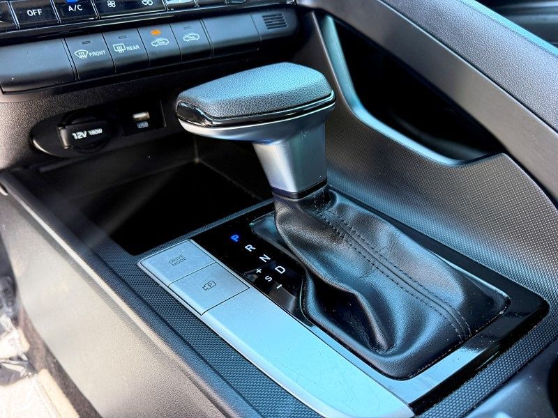 2022 Hyundai Elantra - $14,894