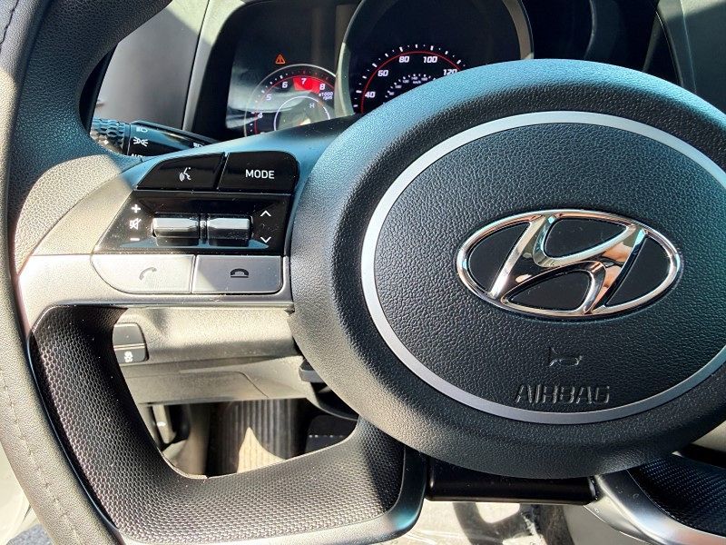2022 Hyundai Elantra - $14,894