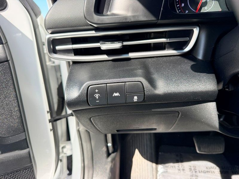 2022 Hyundai Elantra - $14,894