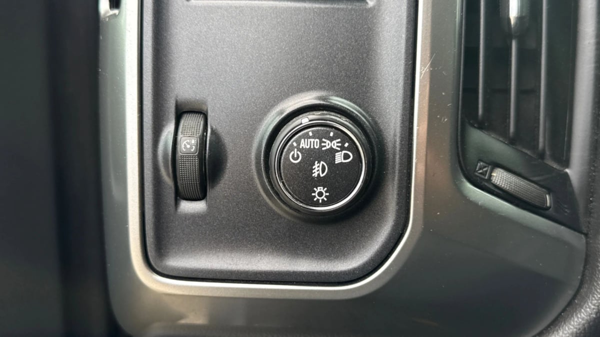 2015 Chevrolet Silverado 1500 LT - Photo 18