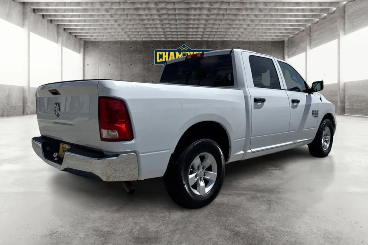 2022 RAM Ram 1500 Classic SLT - Photo 3
