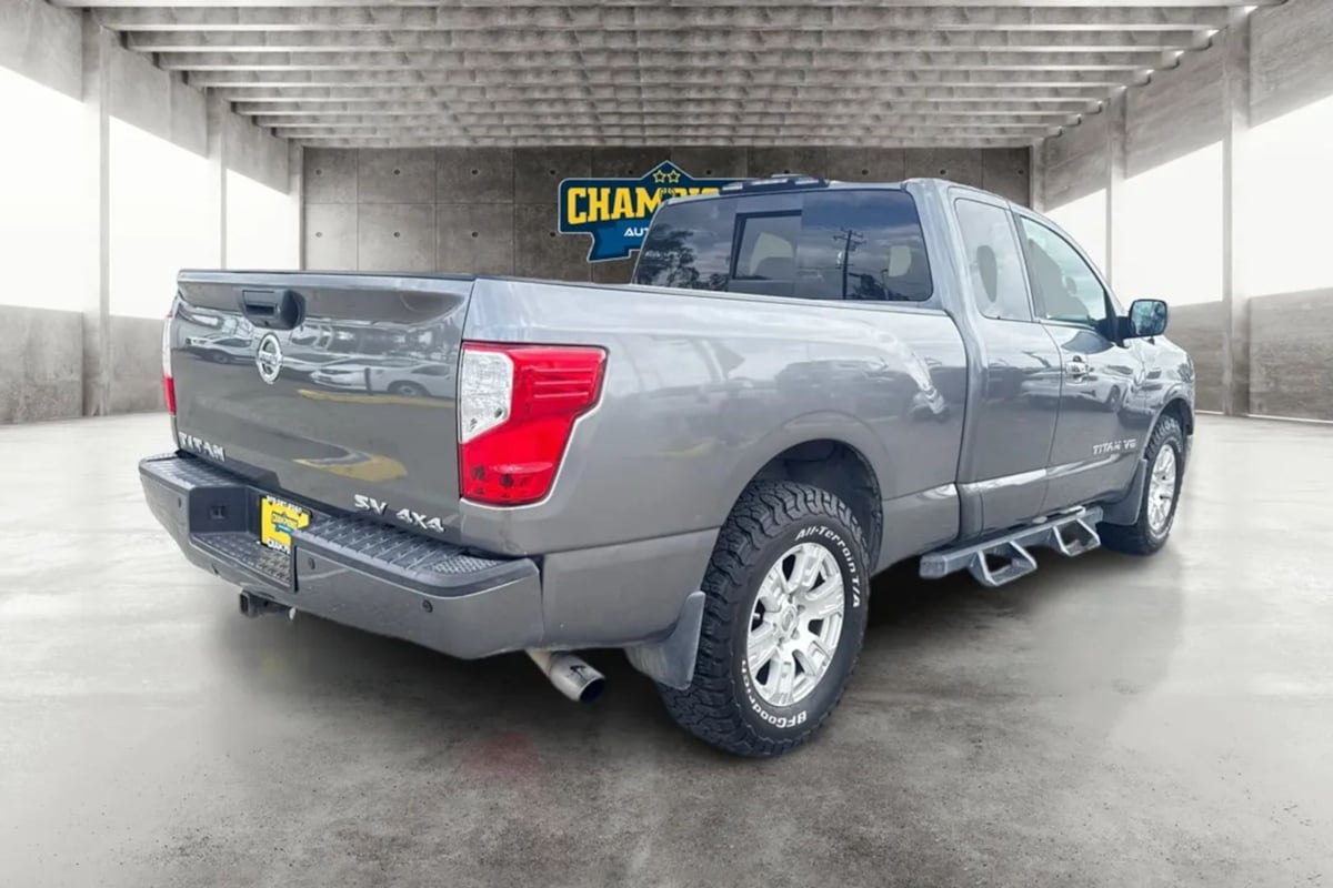 2018 Nissan Titan SV - Photo 3