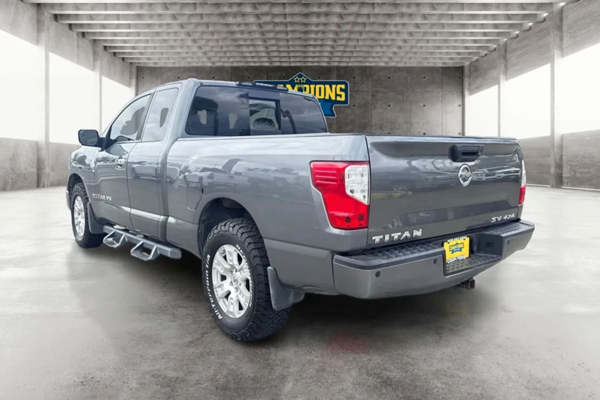 2018 Nissan Titan SV - Photo 5