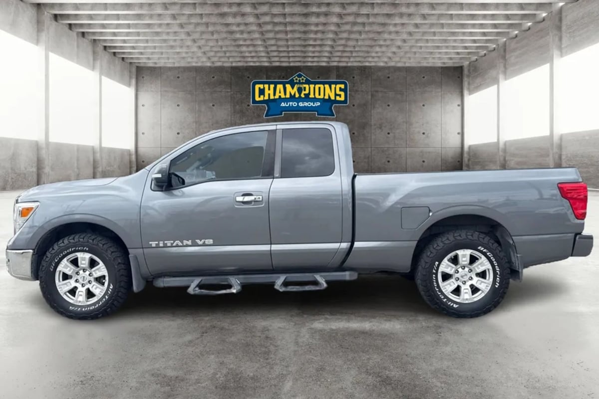 2018 Nissan Titan SV - Photo 6