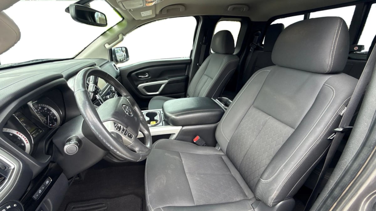2018 Nissan Titan SV - Photo 10