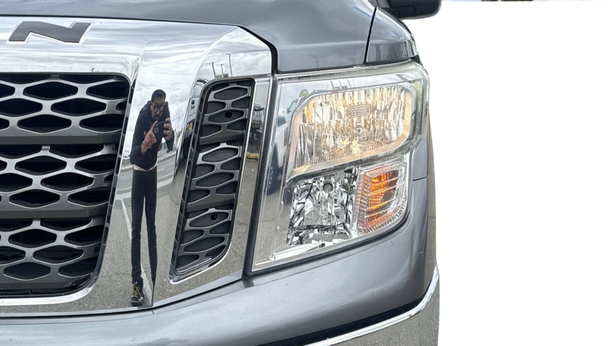 2018 Nissan Titan SV - Photo 25