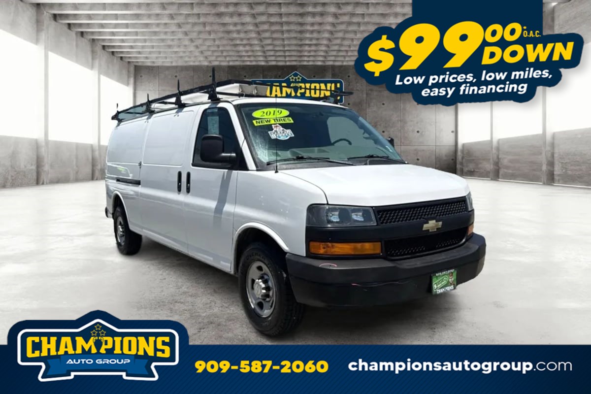 2019 Chevrolet Express 3500 Extended Work Van's photo