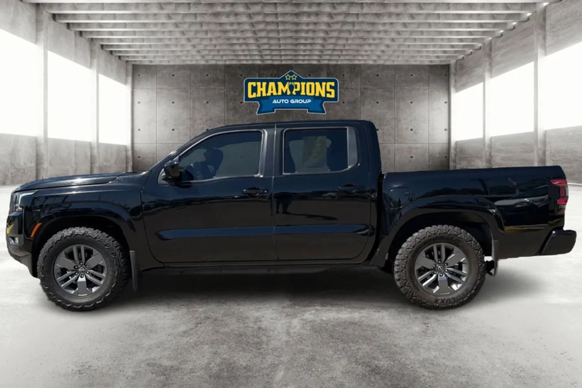 2025 Nissan Frontier SV - Photo 6